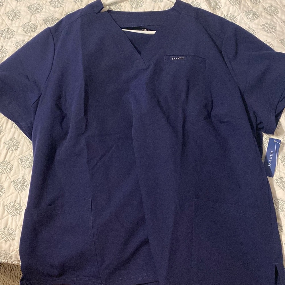 Selling a Navy blue Jaanuu uniform set offers are open but no less tha $45